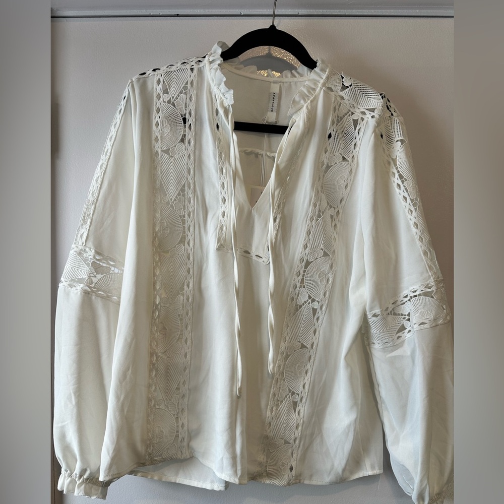 NWT Avantlook brand peasant style blouse